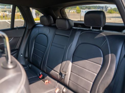 Used 2018 Mercedes-Benz GLC 300 4MATIC image 22
