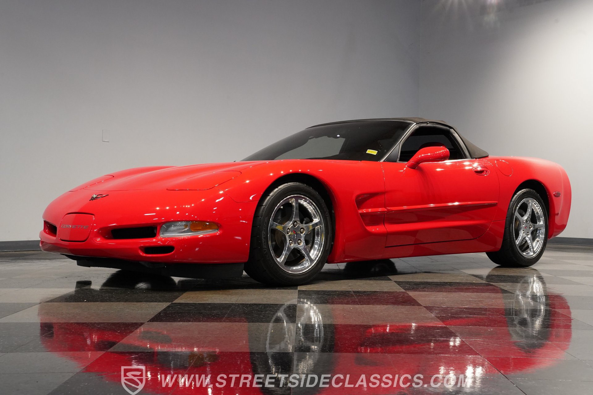 Used 2004 Chevrolet Corvette Convertible w/ Preferred Equipment Group RWD image 22