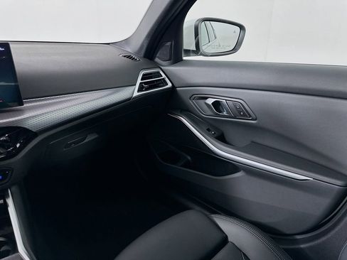 Used 2025 BMW 330i Sedan w/ M Sport Package image 24