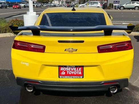Used 2017 Chevrolet Camaro LT image 5