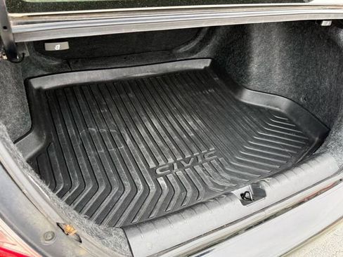 Used 2017 Honda Civic Touring image 13