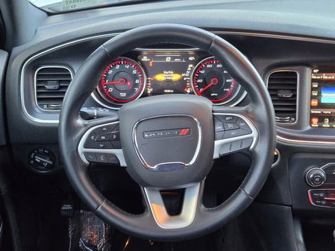 Used 2015 Dodge Charger SXT image 16