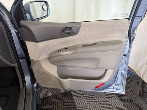 Used 2008 Kia Sedona LX FWD image 12