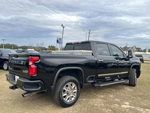 Used 2024 Chevrolet Silverado 2500 High Country w/ High Country Premium Package image 9