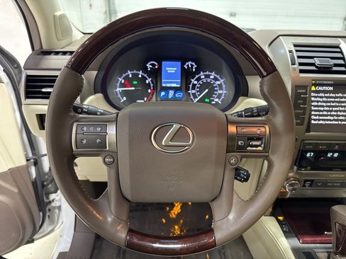 Used 2015 Lexus GX 460 image 23