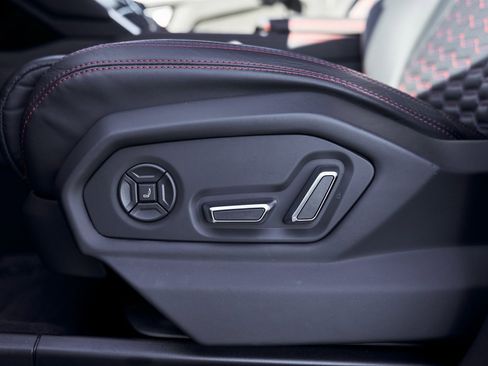 Used 2021 Lamborghini Urus image 34