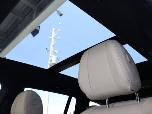 Used 2025 Mercedes-Benz GLS 63 AMG 4MATIC image 34