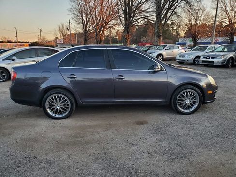 Used 2009 Volkswagen Jetta SE image 8