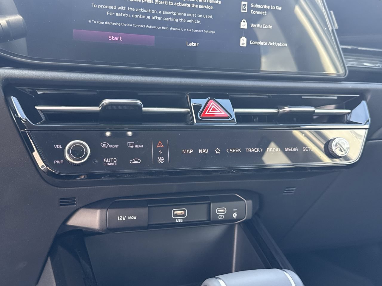 New 2026 Kia Niro FWD image 24