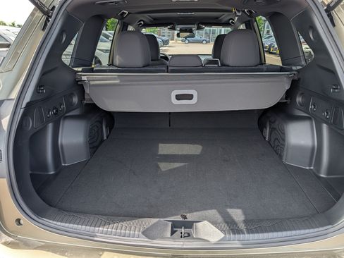 Certified 2025 Subaru Forester Premium AWD/4WD image 18