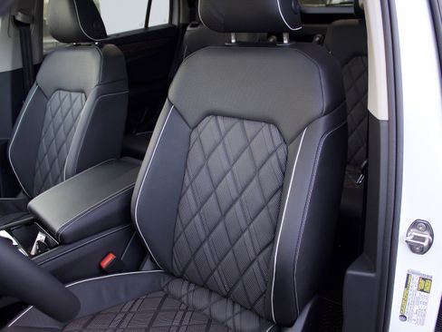 New 2026 Volkswagen Atlas SEL Premium R-Line AWD/4WD image 12