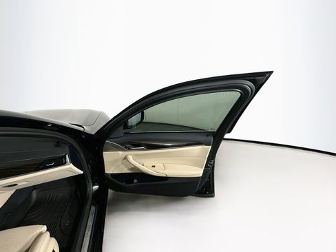 Used 2023 BMW 530i w/ Convenience Package RWD image 33