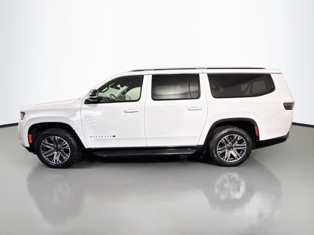 Used 2024 Jeep Wagoneer L Series II w/ Flexible Seating Group RWD image 6