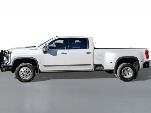 Used 2025 Chevrolet Silverado 3500 High Country w/ High Country Premium Package image 9