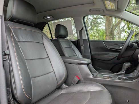 Used 2019 Chevrolet Equinox Premier image 17