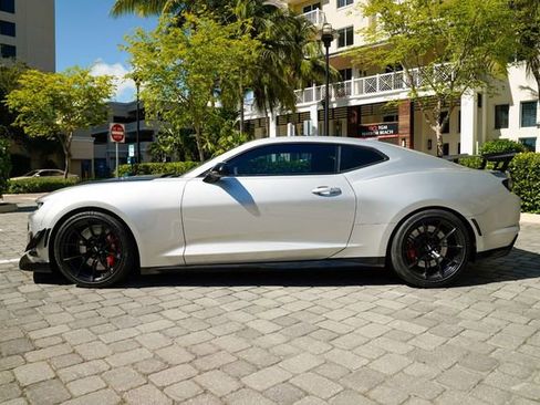 Used 2019 Chevrolet Camaro ZL1 image 15
