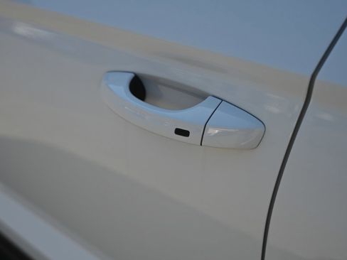 Used 2023 Volkswagen Taos SE image 11