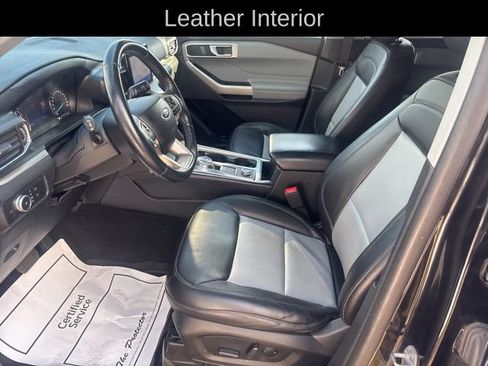 Used 2022 Ford Explorer XLT w/ XLT Sport Appearance Package AWD/4WD image 9