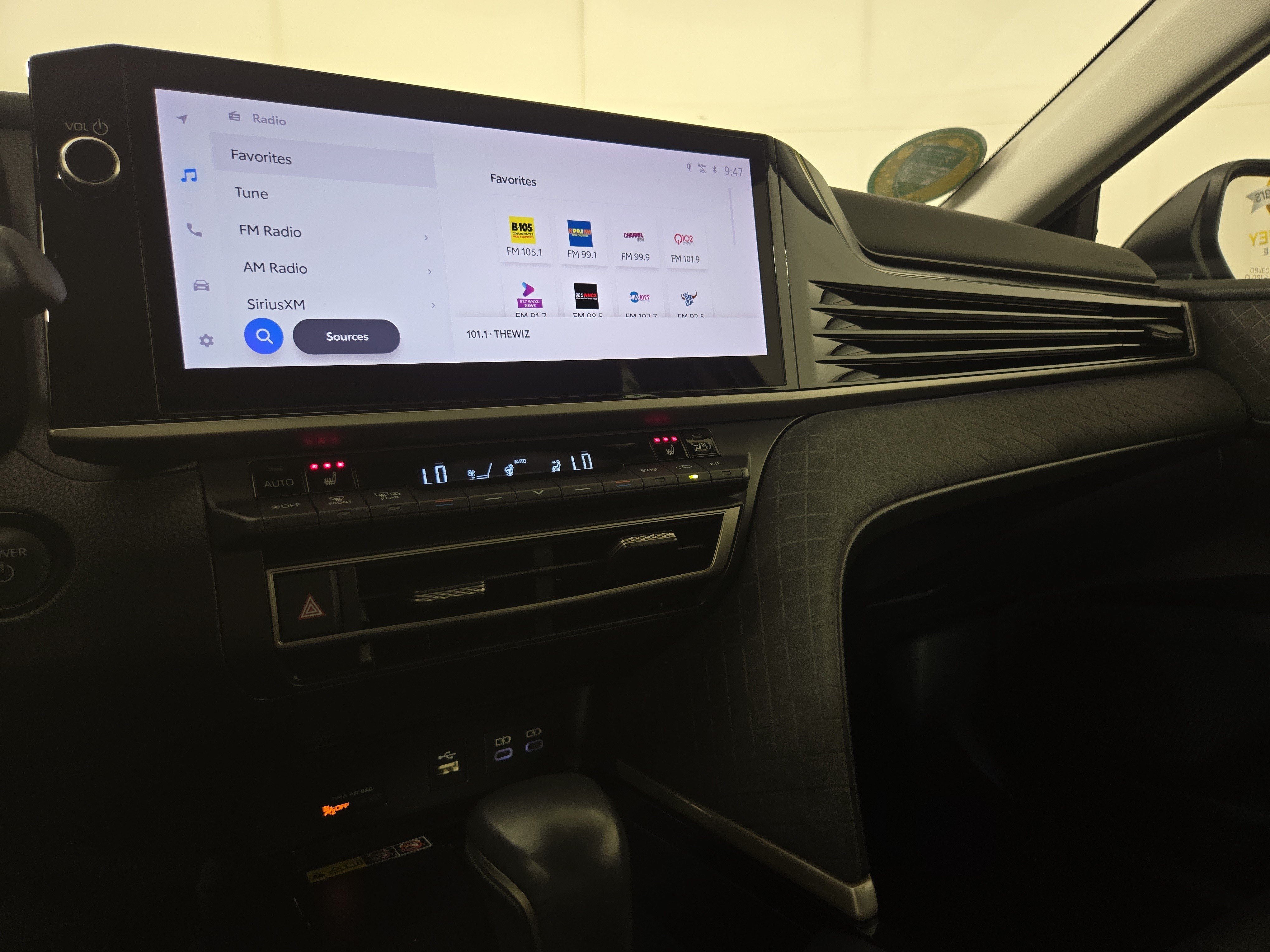 Used 2025 Toyota Camry XLE FWD image 20