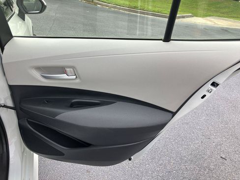 Used 2021 Toyota Corolla LE FWD image 26