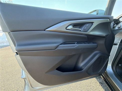 New 2026 Chevrolet Equinox EV LT image 21