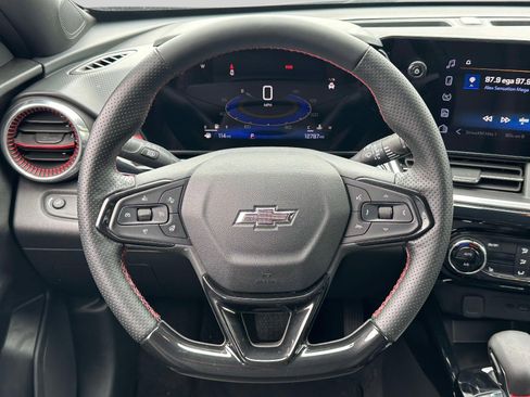 Used 2024 Chevrolet Trax RS w/ Driver Confidence Package FWD image 13