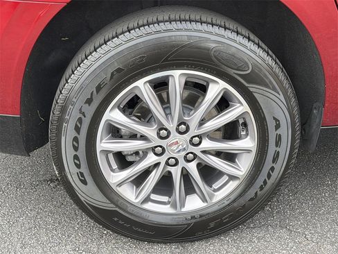 Used 2024 Buick Enclave Premium image 17