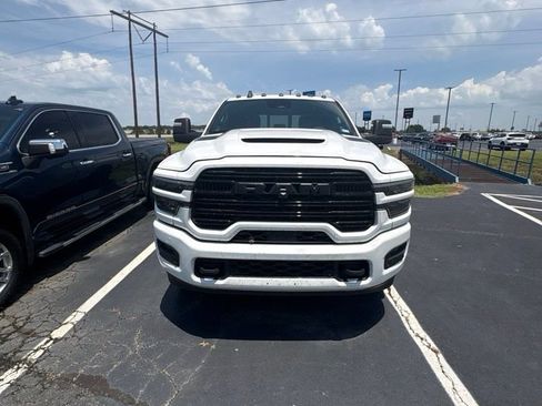 Used 2025 RAM 2500 Laramie w/ Night Edition AWD/4WD image 4