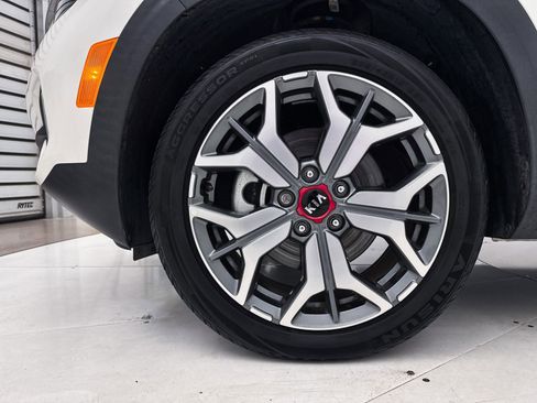 Used 2021 Kia Seltos SX image 16