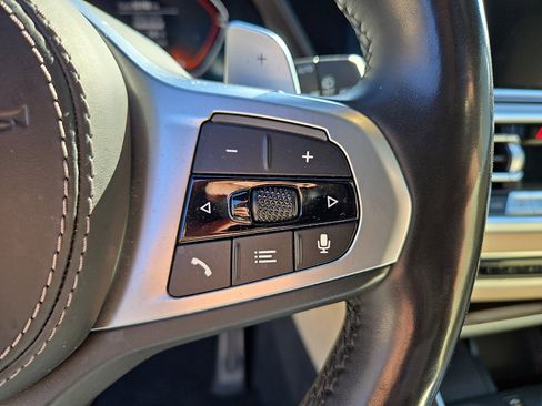 Used 2022 BMW X5 xDrive40i w/ M Sport Package image 23