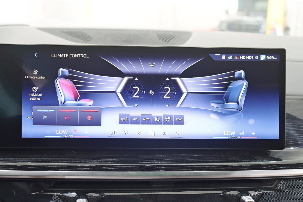 Used 2026 BMW X7 xDrive40i w/ M Sport Package AWD/4WD image 26