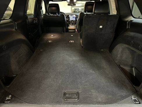 Used 2021 Jeep Grand Cherokee Laredo X image 14