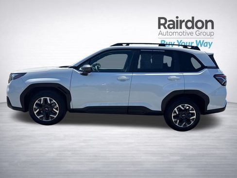 Used 2025 Subaru Forester Premium AWD/4WD image 6