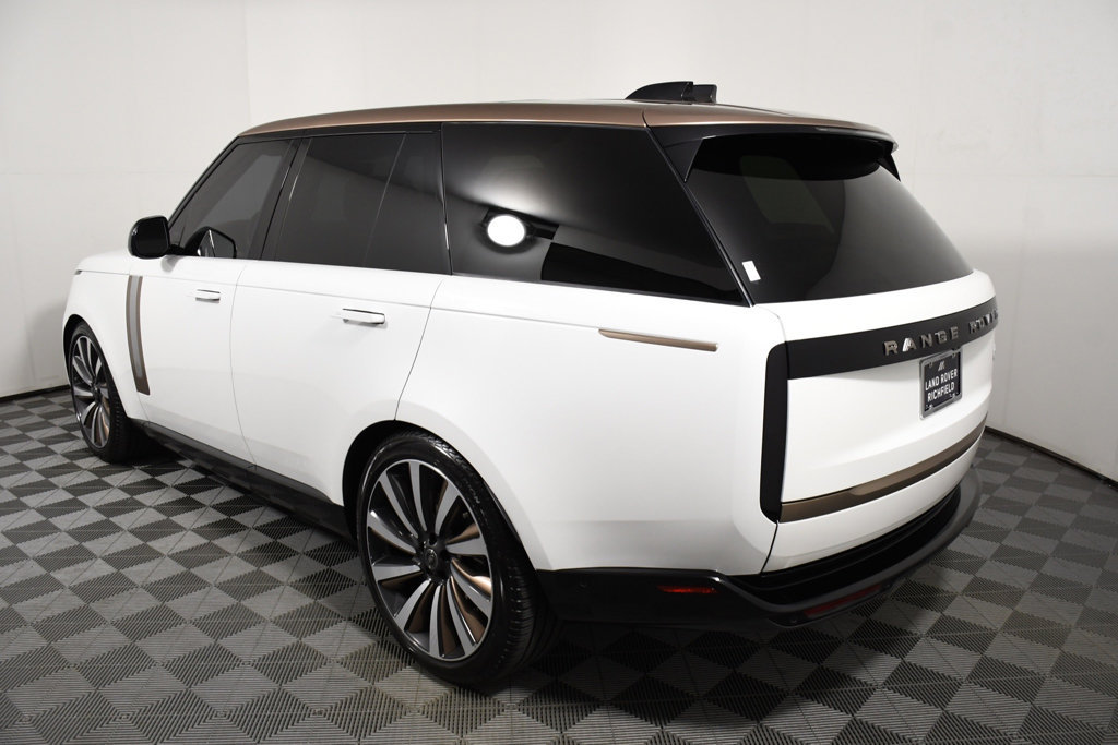 Used 2023 Land Rover Range Rover SV AWD/4WD image 4