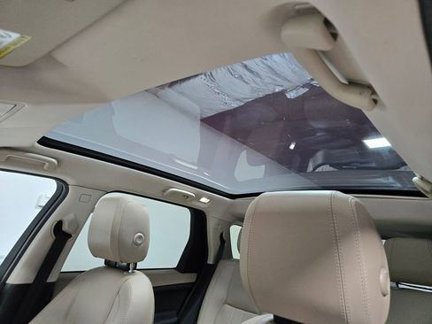 Used 2019 Land Rover Discovery Sport HSE image 9