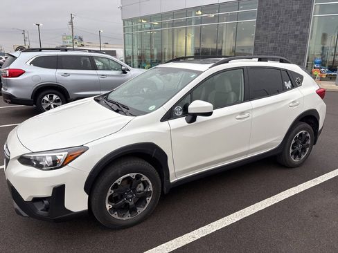 Used 2021 Subaru Crosstrek 2.0i Premium w/ Moonroof Package image 9