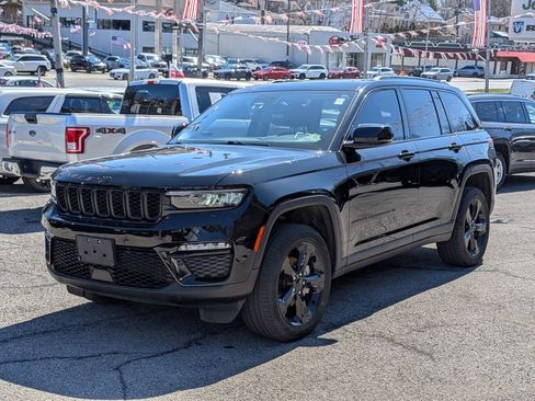Used 2023 Jeep Grand Cherokee Limited w/ Black Appearance Package image 1