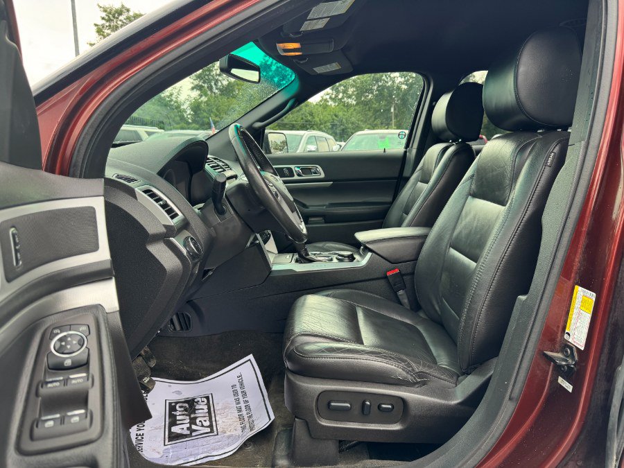 Used 2015 Ford Explorer XLT w/ Equipment Group 202A AWD/4WD image 15