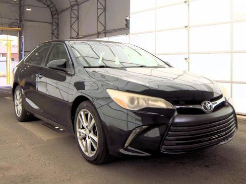 Used 2015 Toyota Camry XLE image 3