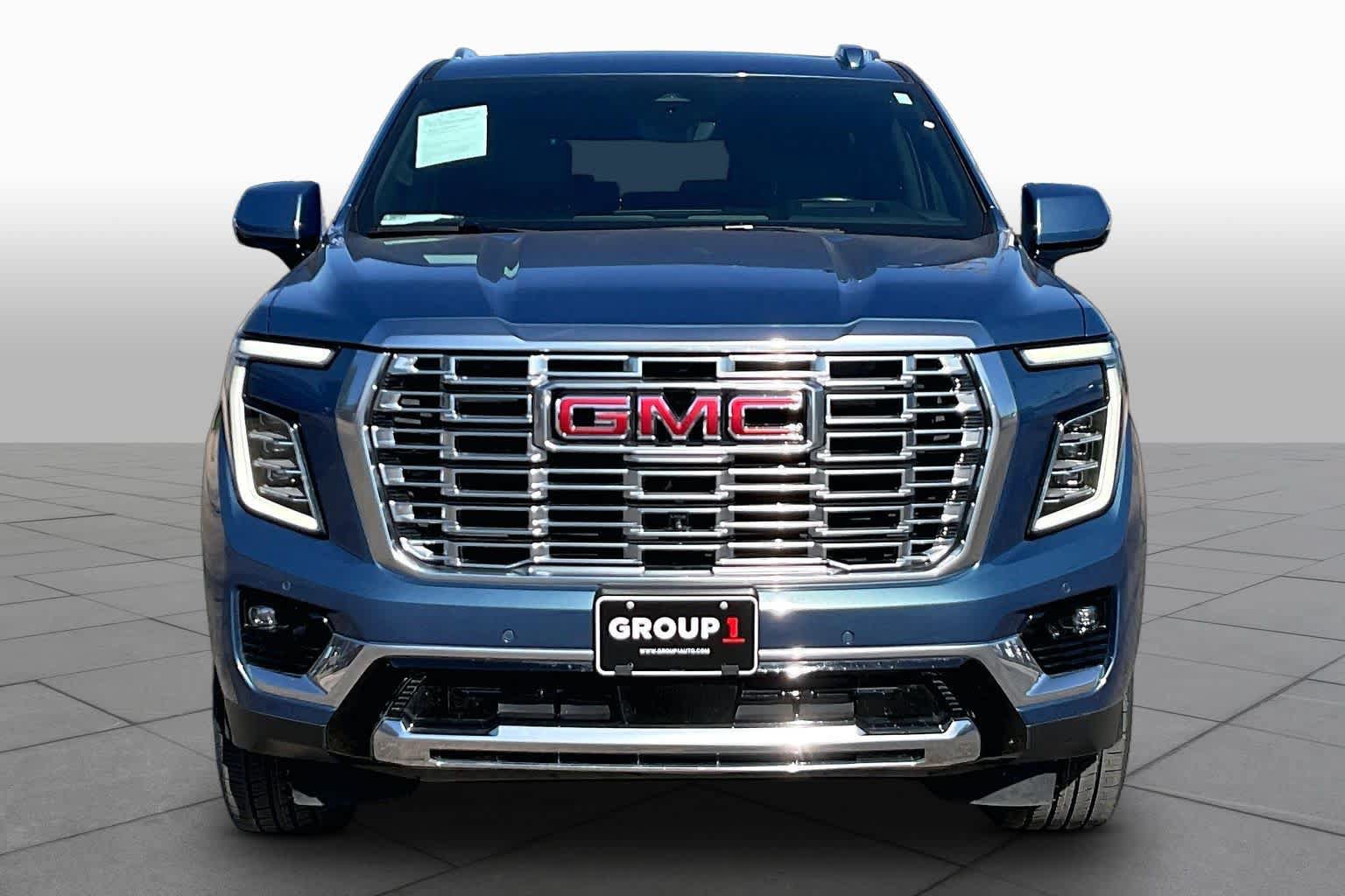 Used 2025 GMC Yukon Denali w/ Denali Reserve Package AWD/4WD image 4