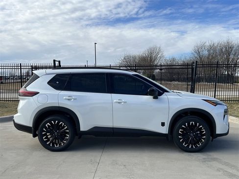 New 2026 Nissan Rogue SV image 4
