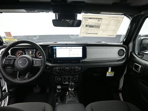 Used 2024 Jeep Gladiator Sport AWD/4WD image 16