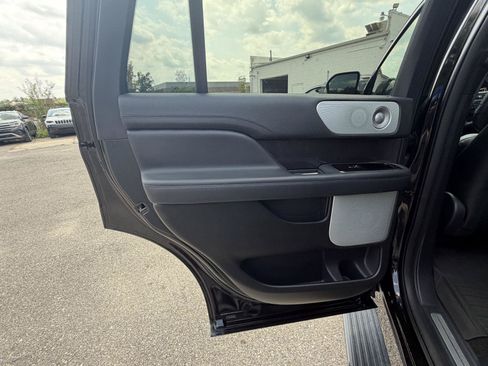 Used 2024 Lincoln Navigator Reserve AWD/4WD image 23