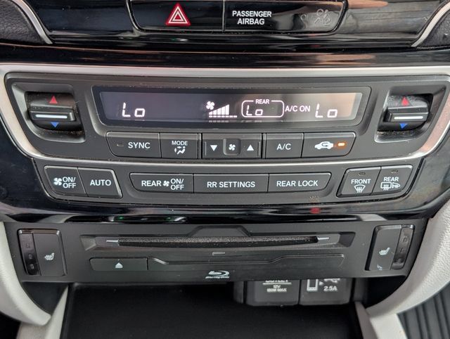 Used 2020 Honda Pilot Touring image 23
