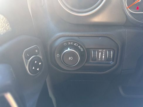 Used 2019 Jeep Wrangler Unlimited Sport S image 30
