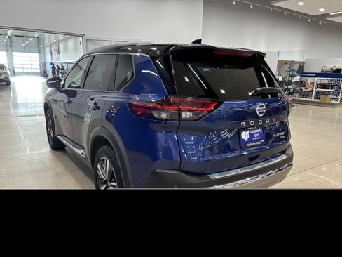 Used 2021 Nissan Rogue Platinum image 6