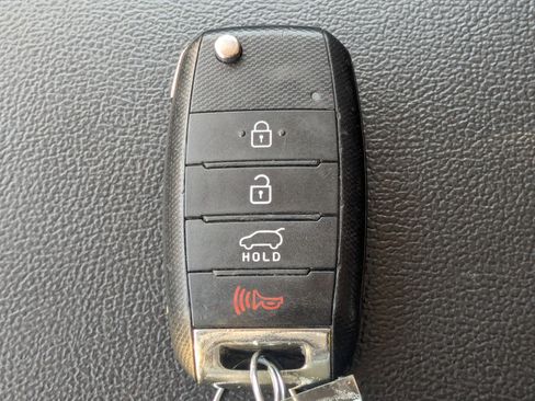 Used 2018 Kia Sorento LX image 37