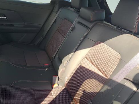 New 2026 Nissan Kicks SR w/ Cold Weather Package image 18