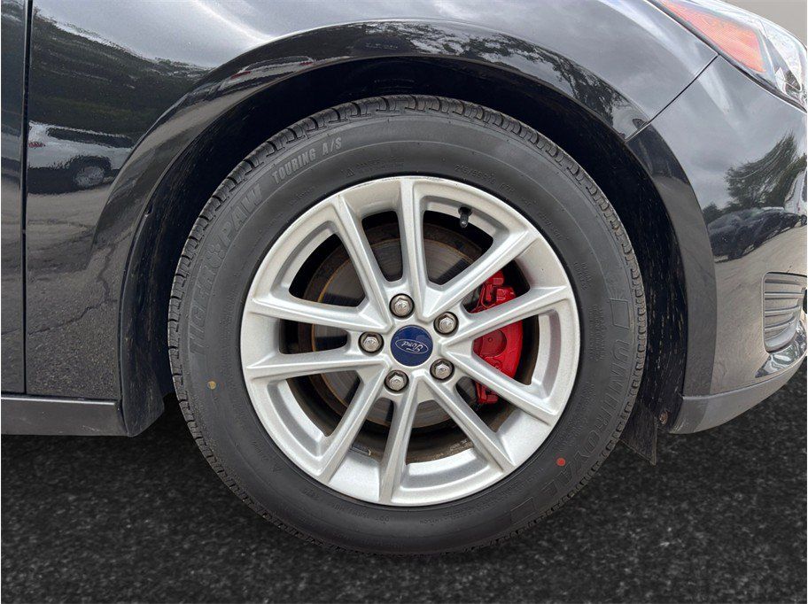 Used 2015 Ford Focus SE FWD image 12
