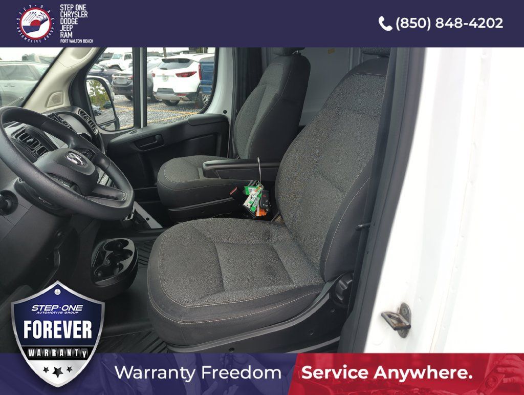 Used 2025 RAM ProMaster 2500 w/ Convenience Group FWD image 11